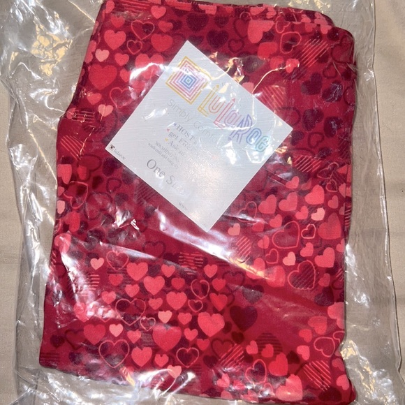 ❌(stolen) NWT Lularoe Heart ❤️ Leggings One size - Picture 3 of 5